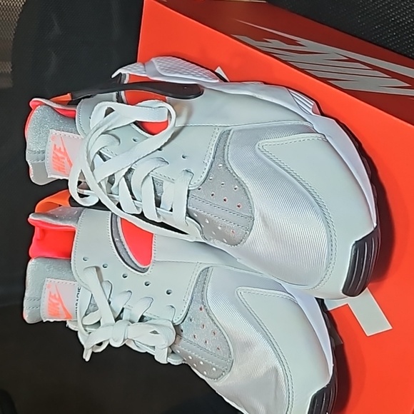 Nike Air Huarache Men Size 10.5 US INFRARED - Picture 3 of 6